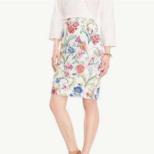 Ann Taylor Floral White Textured Pencil Skirt, 00